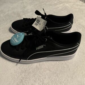 NWT Men’s Puma Sneakers